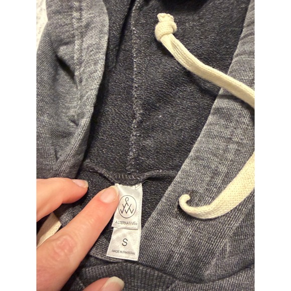 Alternative Apparel Charcoal Grey Washed Pullover Hoodie Size S NWOT raw hem - Picture 4 of 4